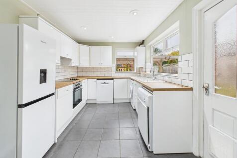 CAM02854G0-PR0472...