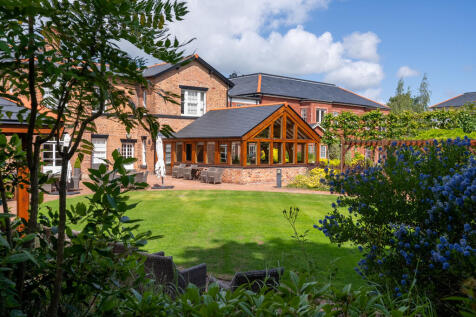 Apartment 22, Bou...