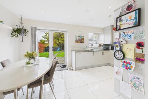 CAM02854G0-PR0470...