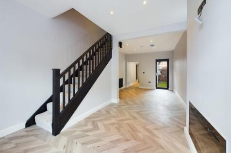 CAM02854G0-PR0135...