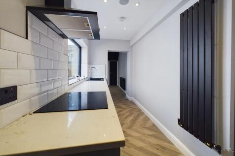 CAM02854G0-PR0135...