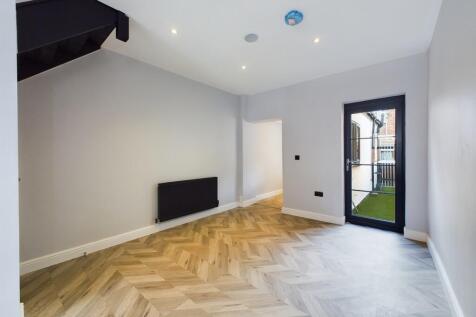 CAM02854G0-PR0135...