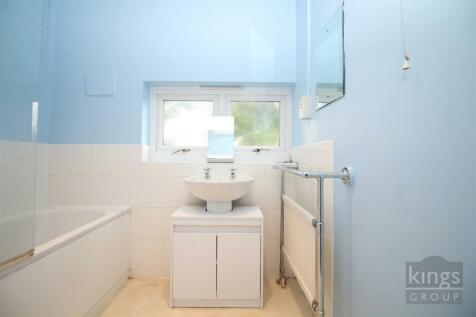 Family Bathroom.jpg