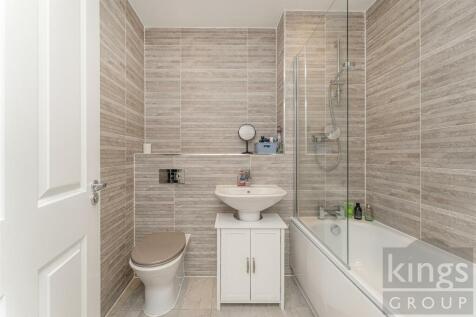 Family Bathroom jpg