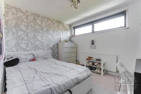 Bedroom .jpg
