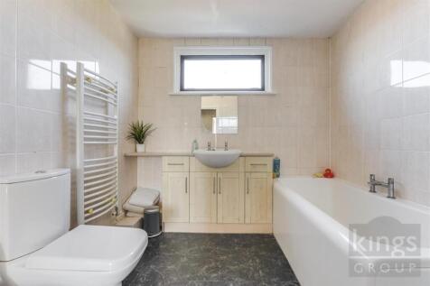 Family Bathroom .jpg