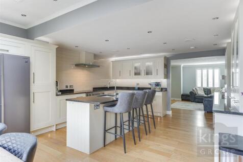 Kitchen .jpg