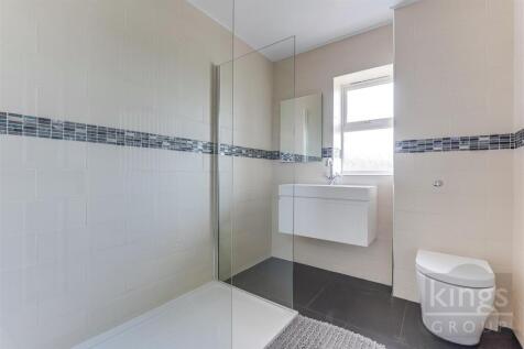 Family Bathroom.jpg