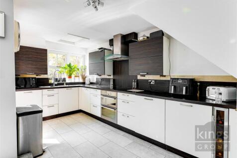 Kitchen .jpg