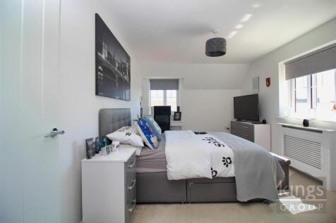Bedroom .jpg