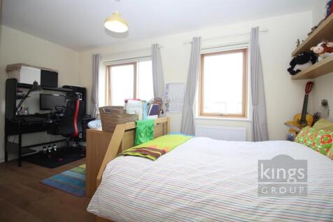 Bedroom 1.jpg