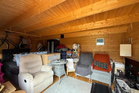 Outbuilding.jpg