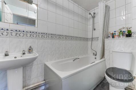 Family Bathroom jpg