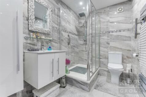 Family Bathroom (Ground Floor)