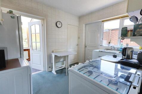 86, Violet Road Carlton, Nottingham, NG4 3QP