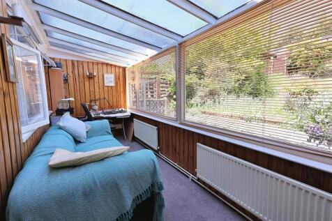 86, Violet Road Carlton, Nottingham, NG4 3QP