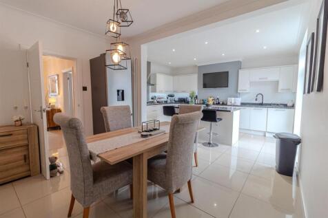 6, Orlando Drive Carlton, Nottingham, NG4 3FL