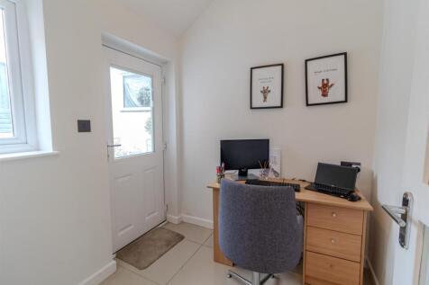 6, Orlando Drive Carlton, Nottingham, NG4 3FL
