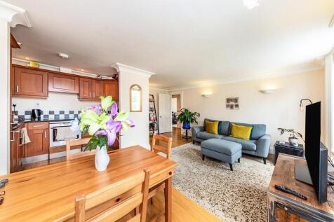 Living Room/Kitchen