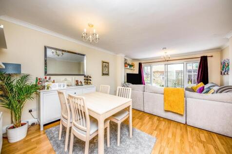 Living Room/Dining R