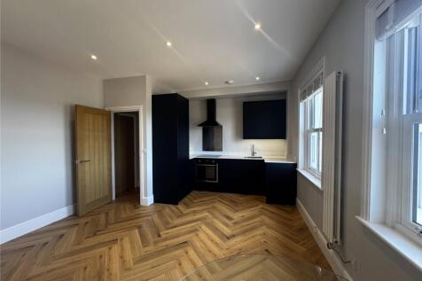 Kitchen/Living Area
