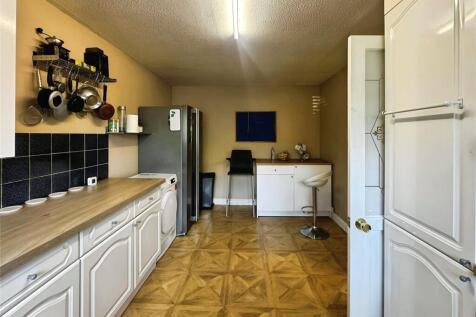 Kitchen/Dining Area