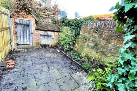 Rear Courtyard Garde