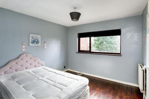 3 Bedroom Mid Terrac