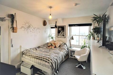 Studio Room