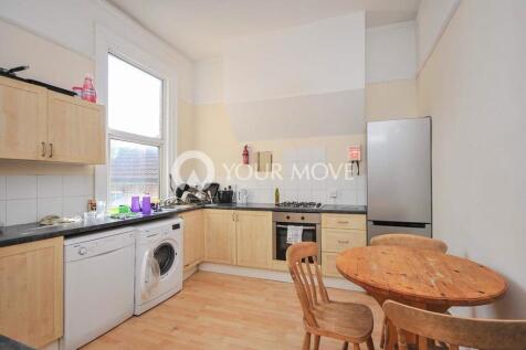 Kitchen / Dining Roo