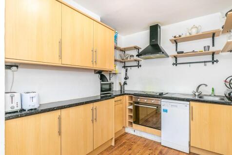 Kitchen / Dining Roo