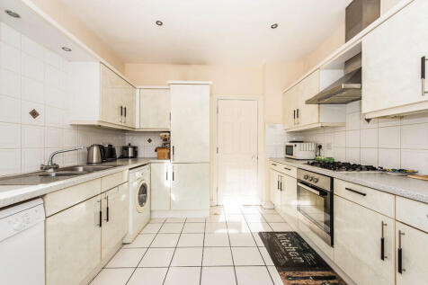 Kitchen / Dining Roo