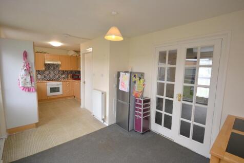 Kitchen / Dining Roo