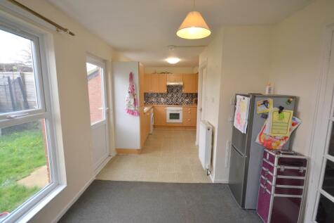 Kitchen / Dining Roo