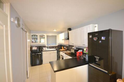 Kitchen / Dining Roo