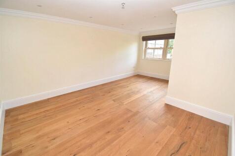 DINING ROOM.JPG
