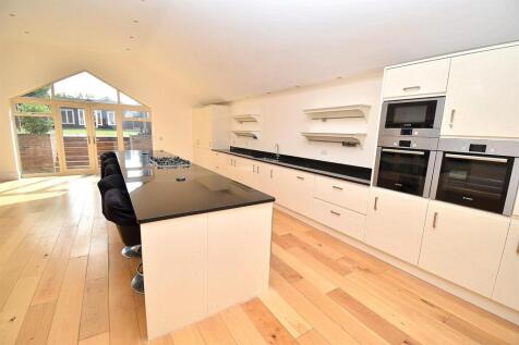 KITCHEN 5.JPG
