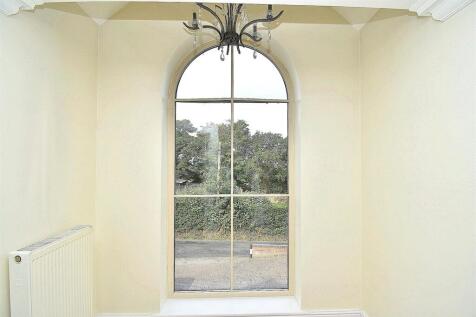 LANDING WINDOW.JPG