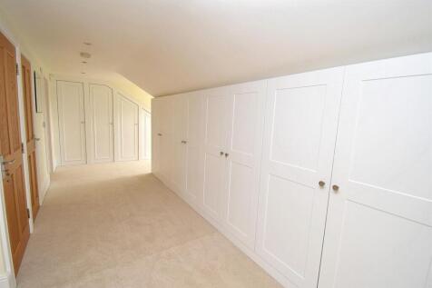 MASTER BEDROOM FITTED WARDROBES.JPG