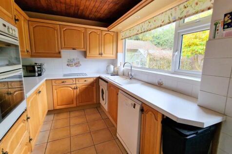 KITCHEN 2.jpg