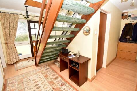ENTRANCE HALL.JPG