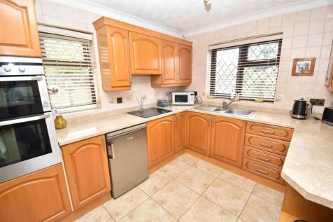 Kitchen1.JPG