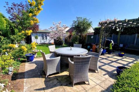 GARDEN 1.jpg