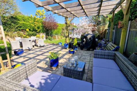 GARDEN 2.jpg