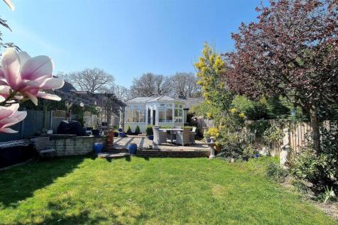 GARDEN 3.jpg
