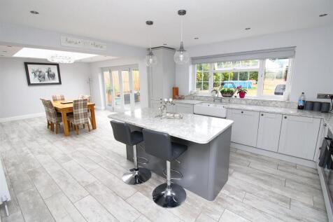 Kitchen1.JPG