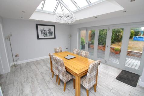 Dining Area.JPG