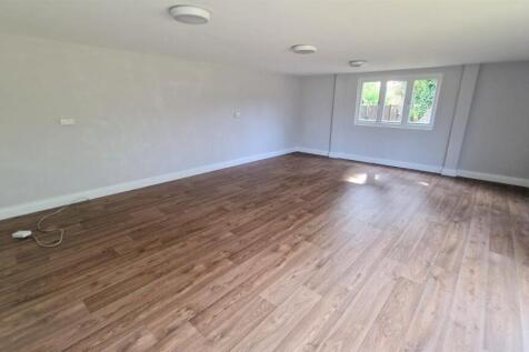 OUTBUILDING INTERNAL.jpg