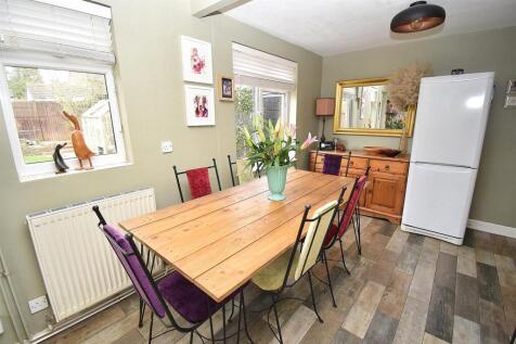 DINING AREA.JPG