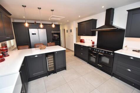 Kitchen.JPG